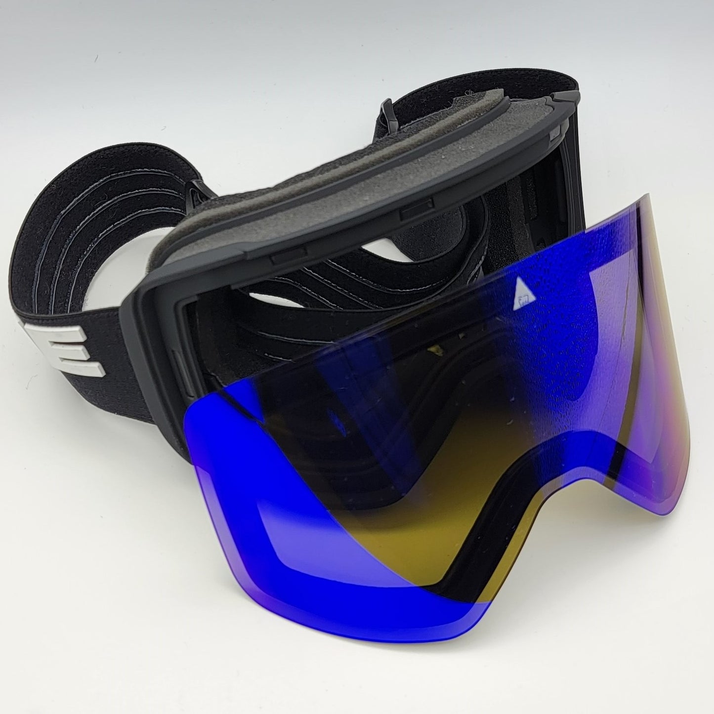 Ski and Snowboard Goggles + Two Magnetic Lenses