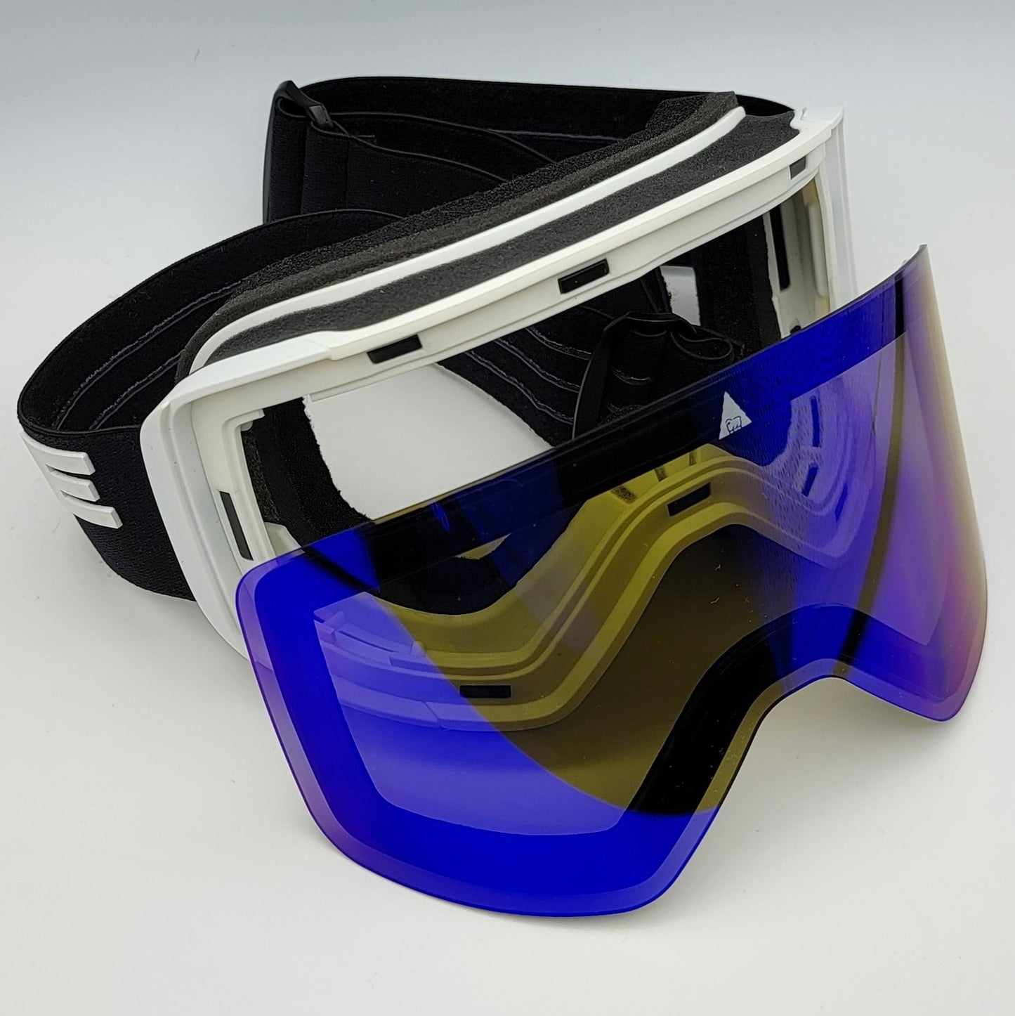 Ski and Snowboard Goggles + Two Magnetic Lenses
