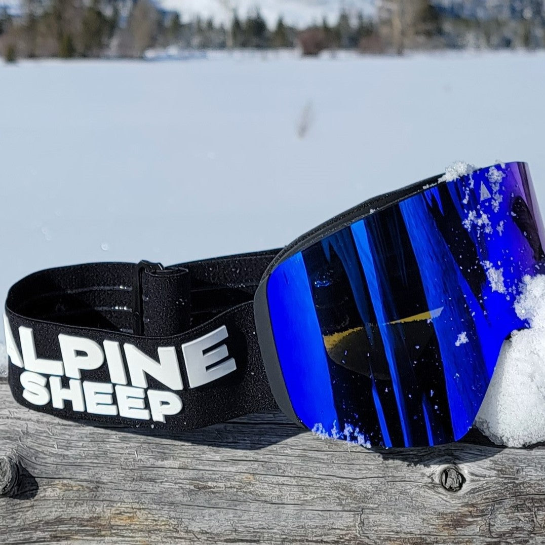 Ski and Snowboard Goggles + Two Magnetic Lenses