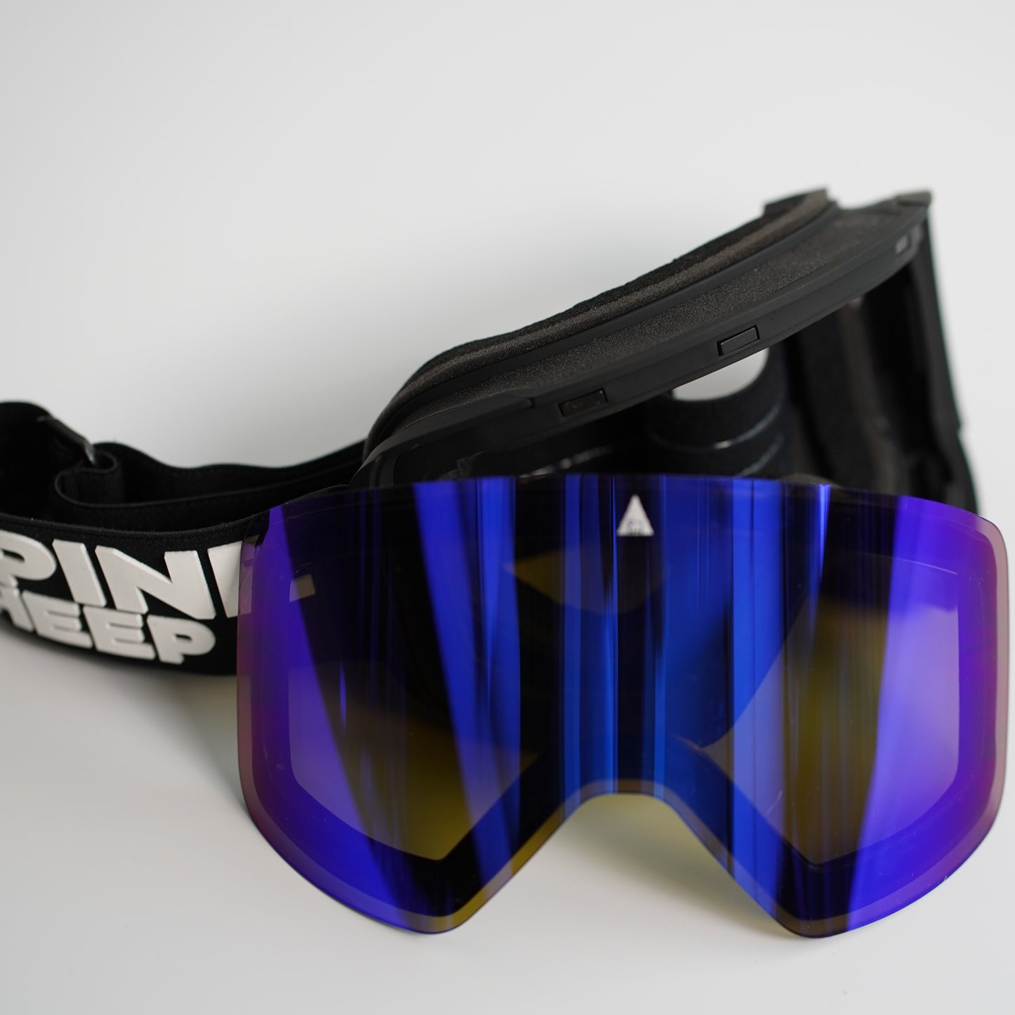 Ski and Snowboard Goggles + Two Magnetic Lenses