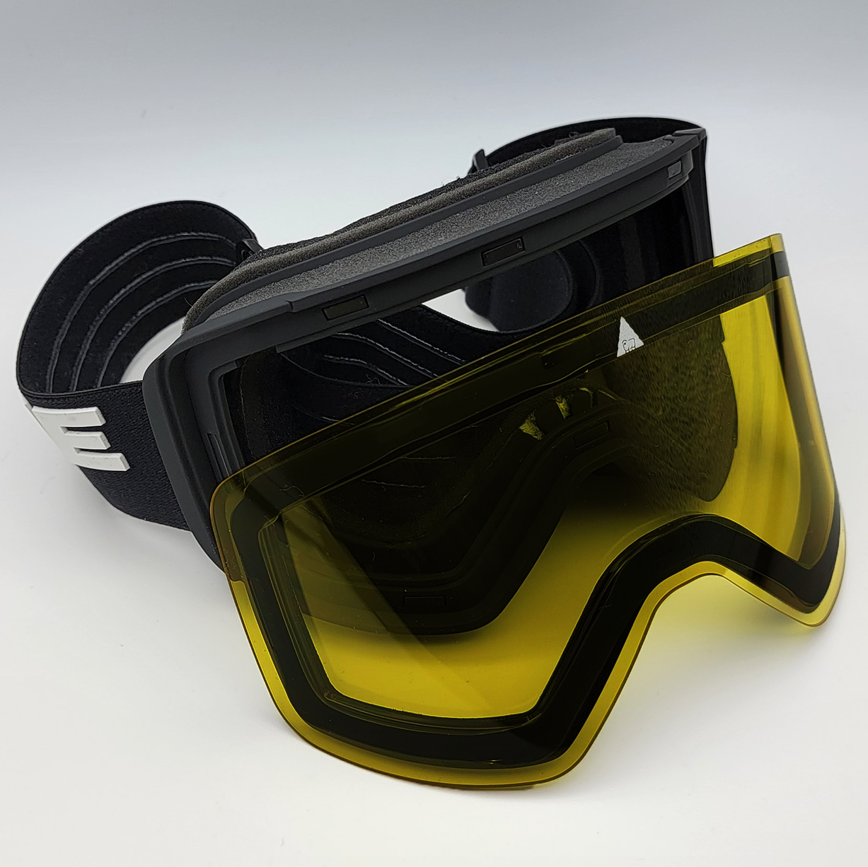 Ski and Snowboard Goggles + Two Magnetic Lenses