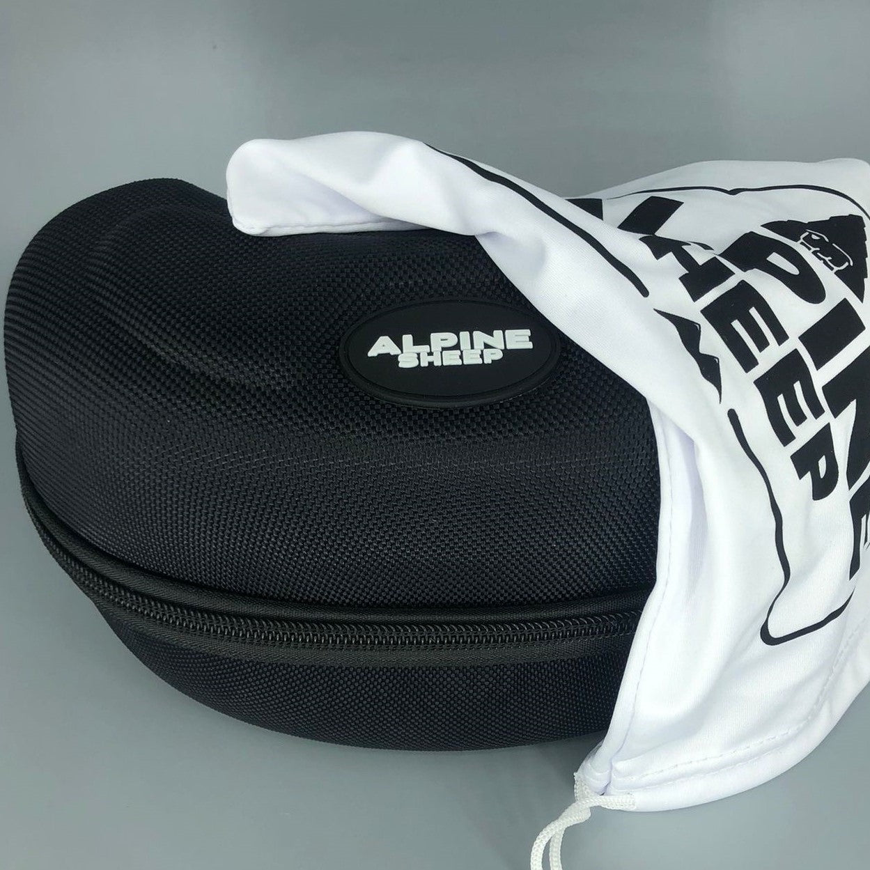 Ski and Snowboard Goggles + Two Magnetic Lenses