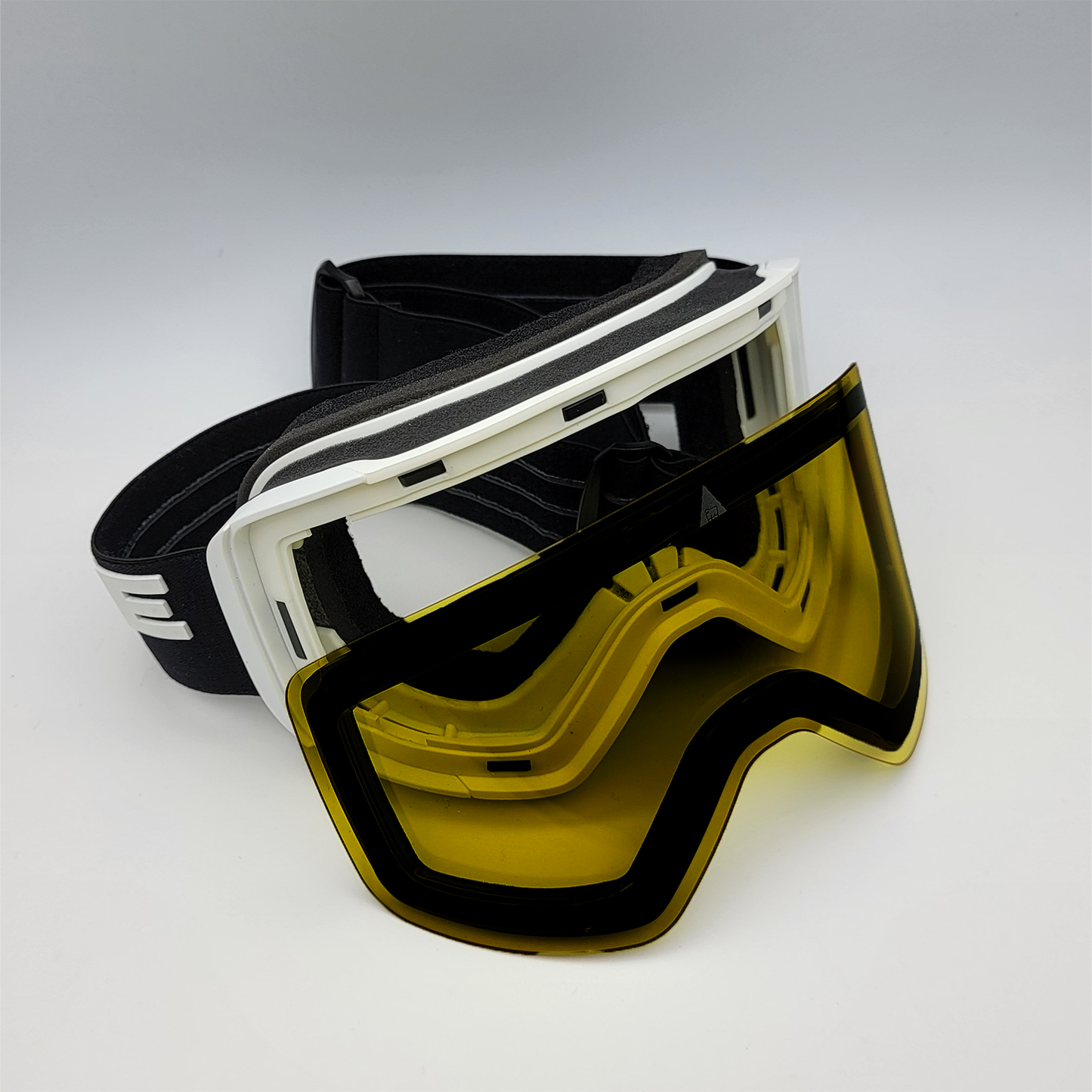 Ski and Snowboard Goggles + Two Magnetic Lenses