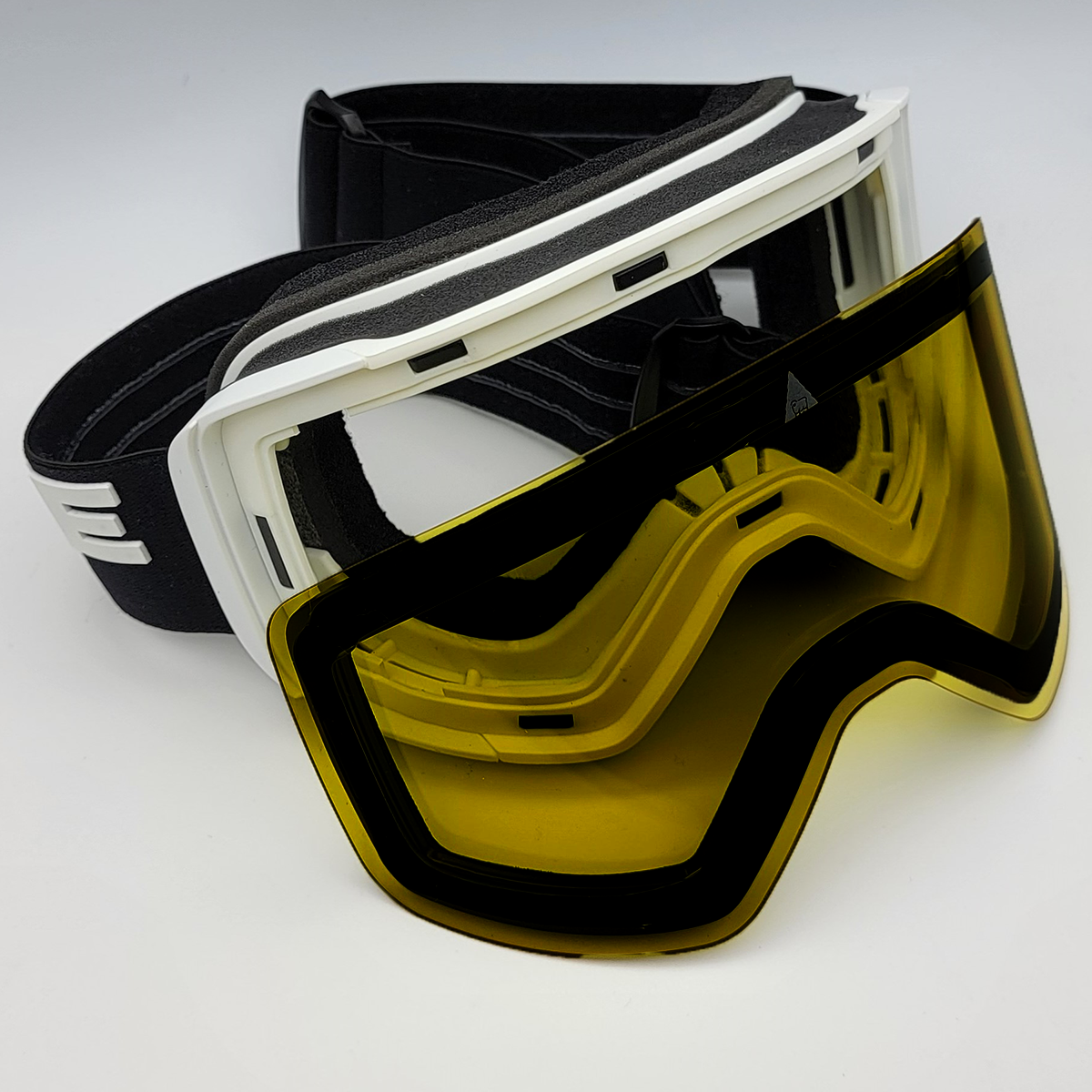 Ski and Snowboard Goggles + Two Magnetic Lenses